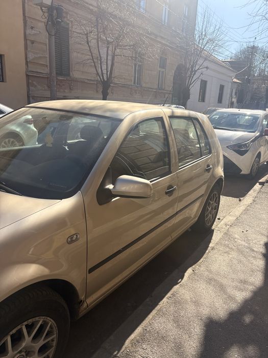 Vand golf 4 1.6 benzina 550€ negociabil