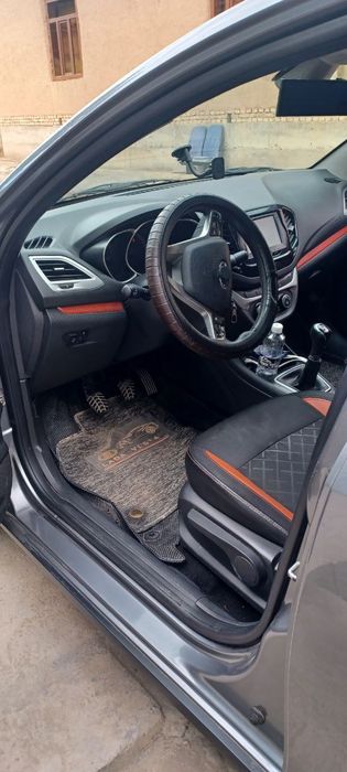 Лада веста cross