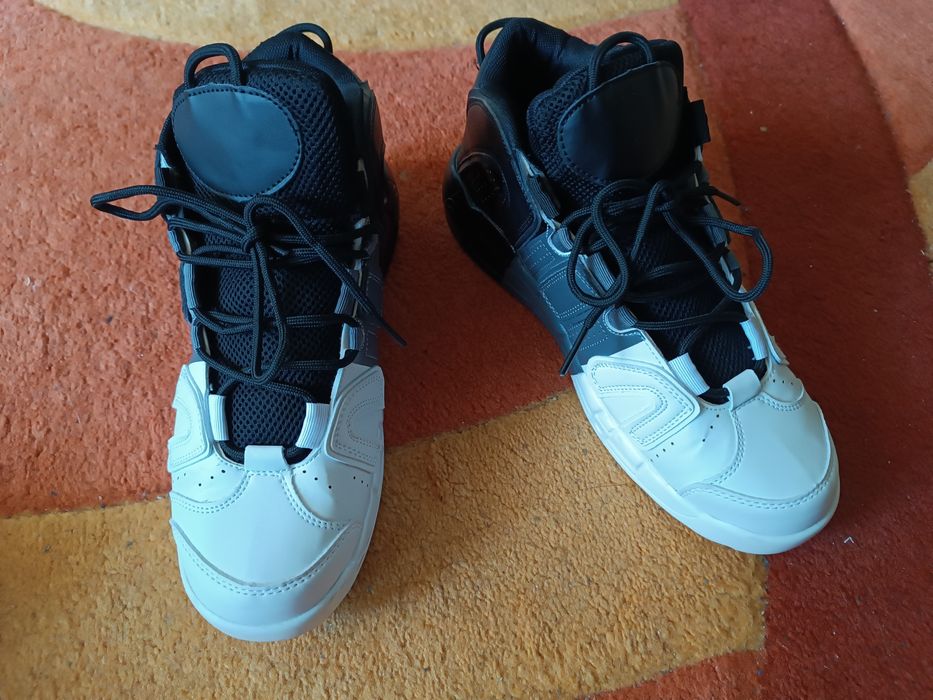 Маратонки 42  и 43номер