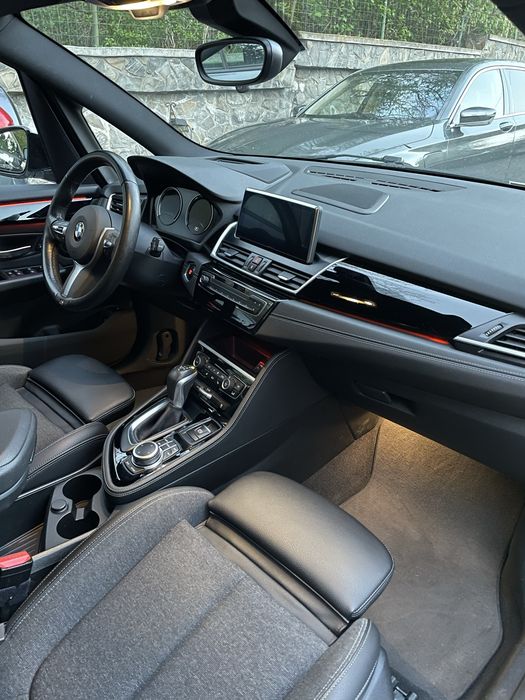BMW 225xe active tourere, plug-in hibrid, an 2021, 83000km, tractiune integrala, M pachet, cumparata BMW Romania