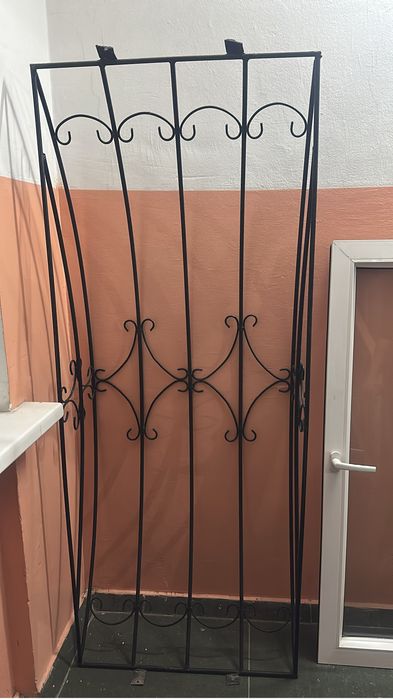 Продам защитные решетки для окон.