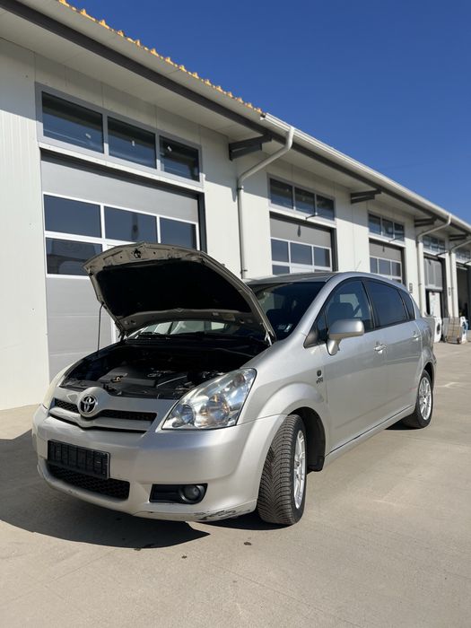 Toyota corolla verso D-cat на части