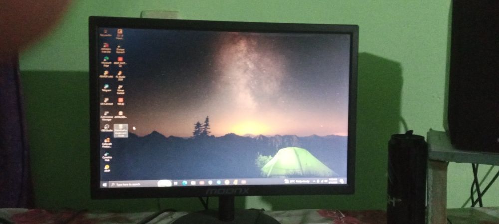 Kompyuter PC Sotiladi stol kompyut