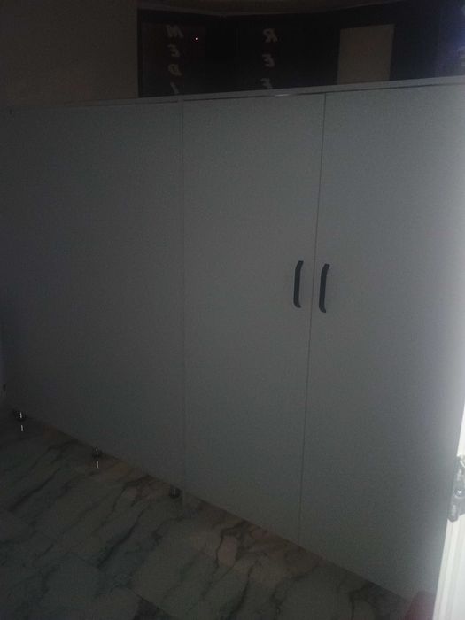 Panouri despartitoare cu dulap medical