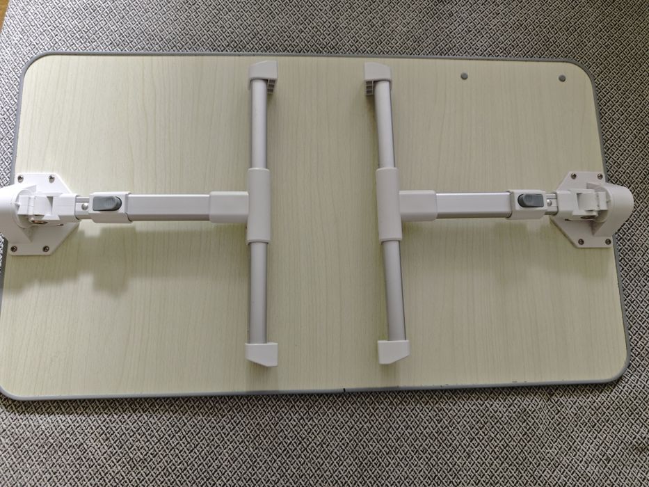 Masuta pentru Laptop