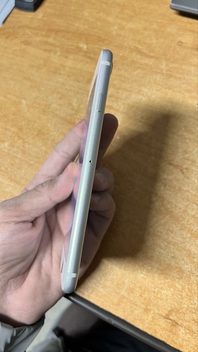 iPhone se сатылады