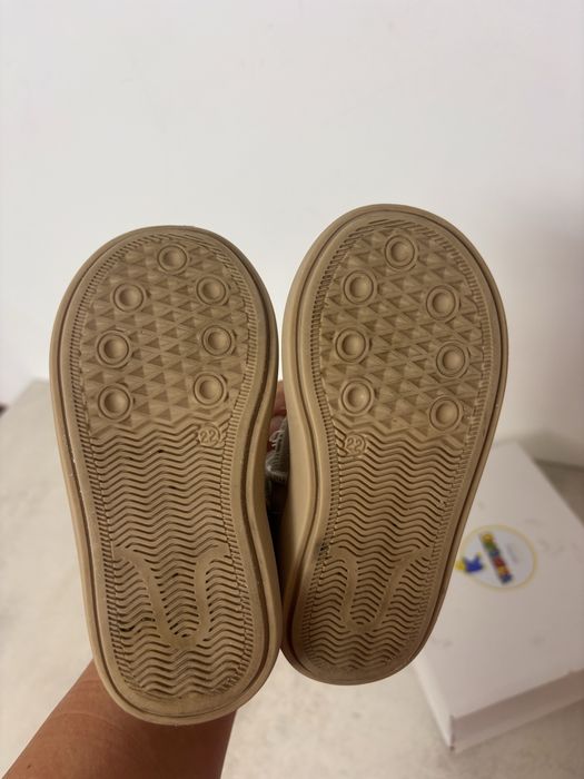 Ghete marimea 22 din piele