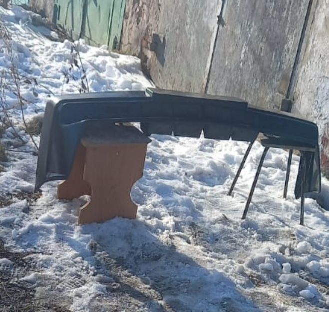 бампер б/у .хорошее состояние
