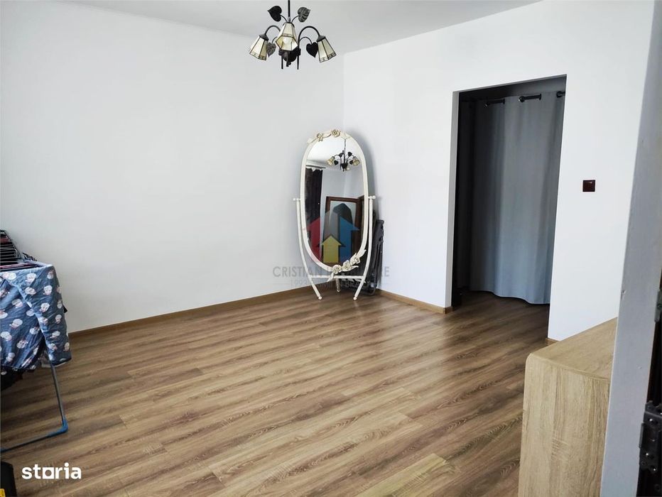 Casa Pretabila 2 familii, teren 1046 mp, toate utilitatile, Cazasu