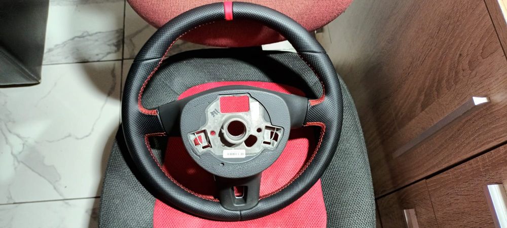 Vând volan de BMW și VW
