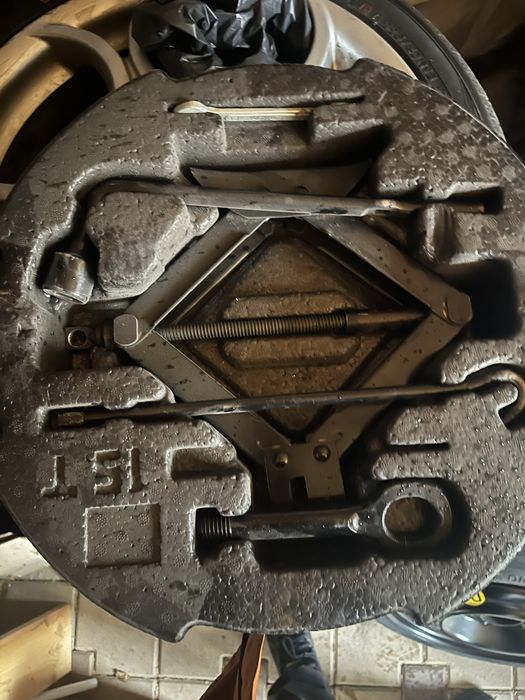 Pachet roata slim + cric Honda