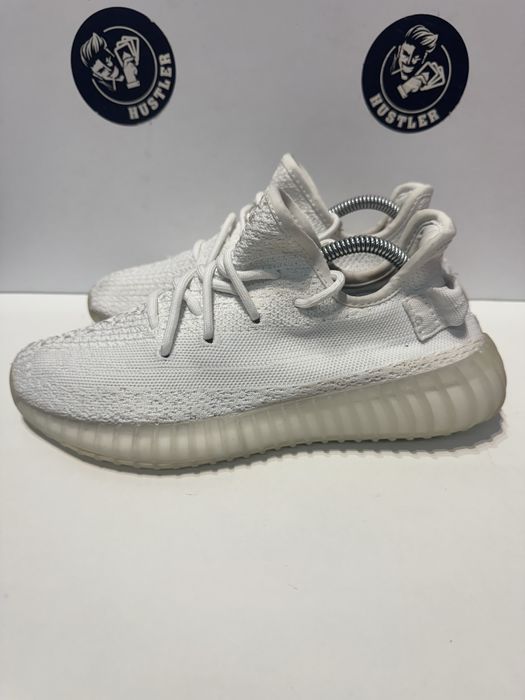 Маратонки ADIDAS YEEZY BOOST 350 V2 . Номер 41.5