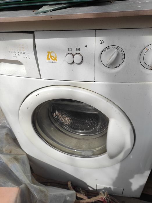 Zanussi стиральную продам
