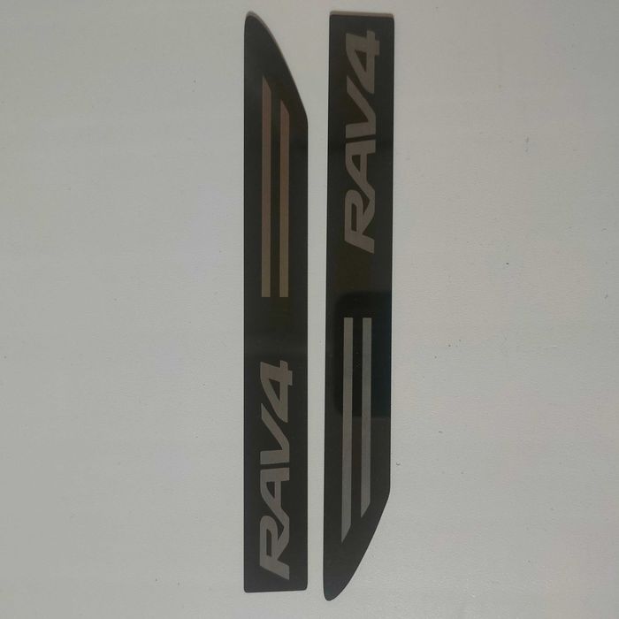 Наклейки на Toyota RAV4