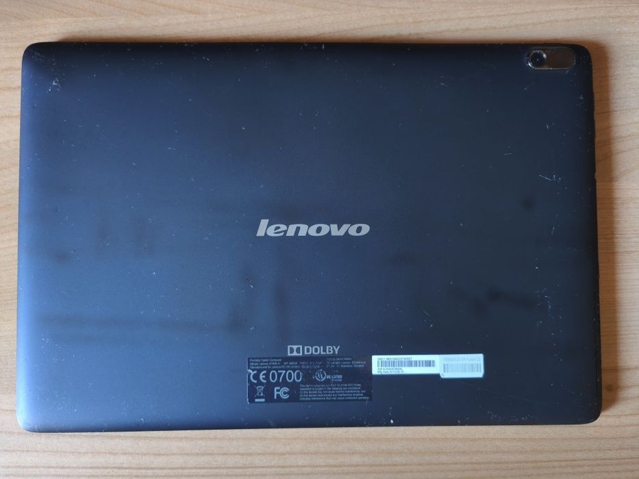 Tabletă Lenovo A7600-H (Ecran 10.1 inch, Slot Cartelă 3G / SIM)