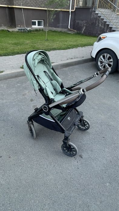 Продам детскую коляску