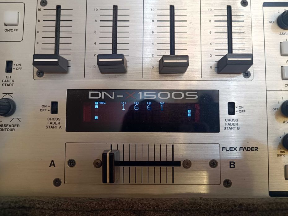 Set DJ Profesional: Pioneer CDJ-400 + Denon DN-X1500S + Flight Case