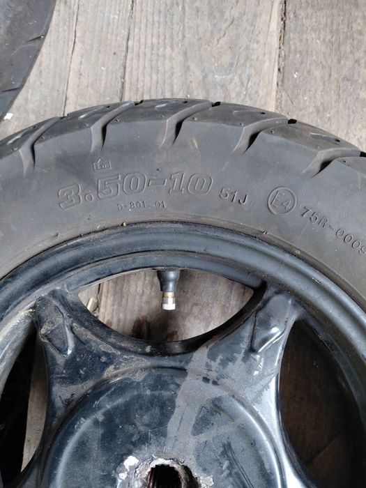 Dezmembrez scuter baotian  4T