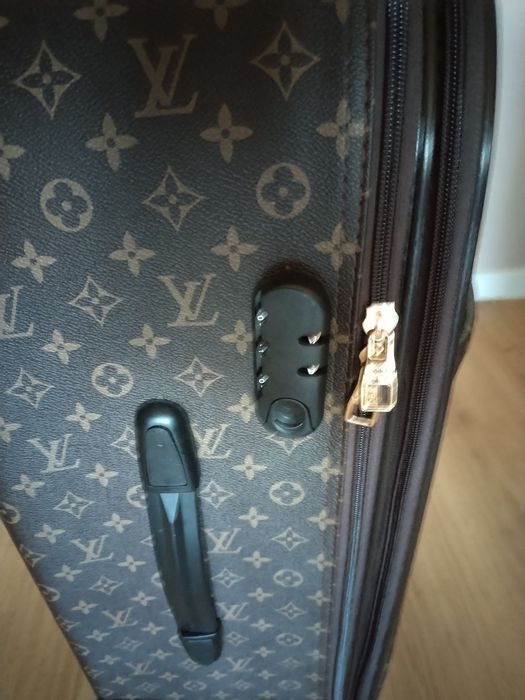 Пътнически Куфар-LOUIS VUITTON.