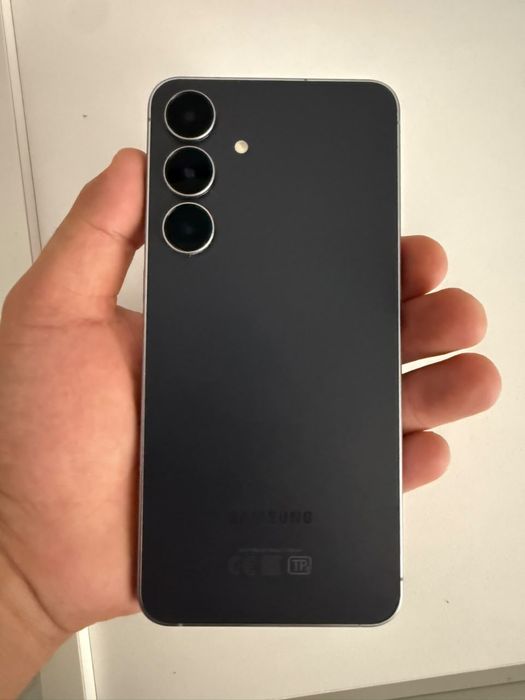 Смартфон Samsung Galaxy S25 FЕ 8 ГБ/128 ГБ