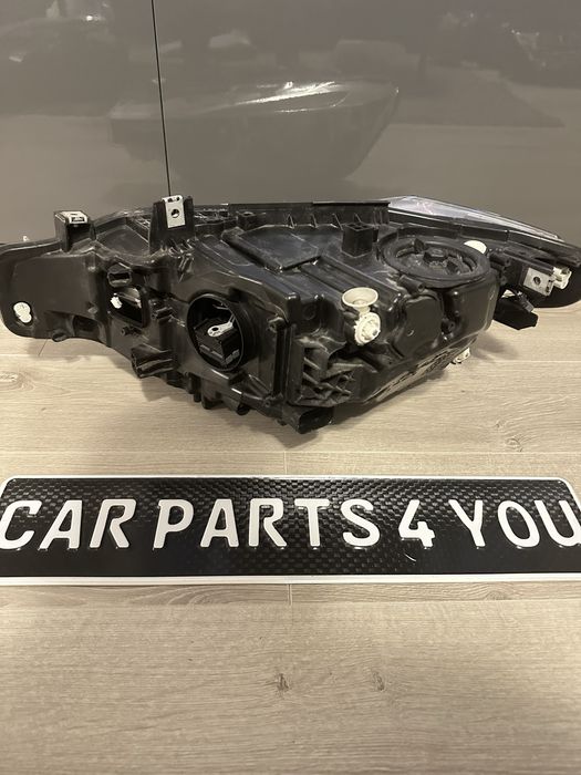 Фар десен BMW F30 LCI LED Black Line БМВ Ф30 ЛЕД Перфектен