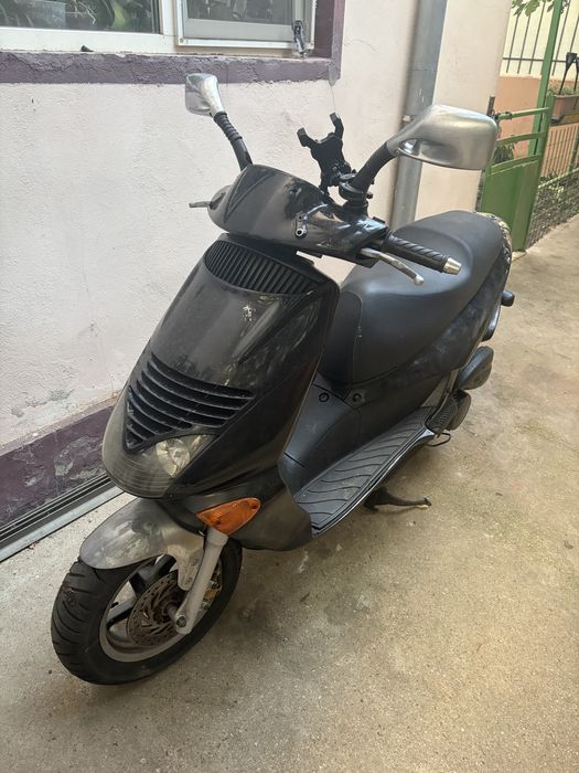 Vand sau schimb Scuter aprilia leonardo 125 functinoal - 4T