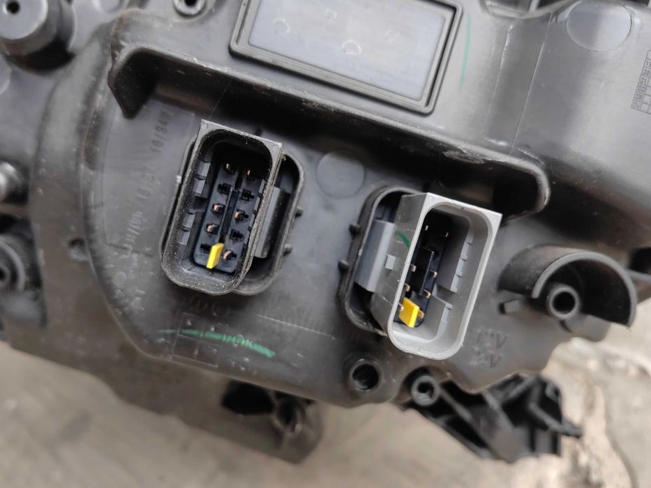 Фар Peugeot 308 LED десен / Фар Пежо 208 Оригинален