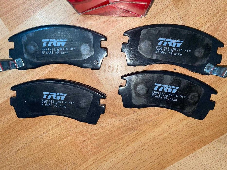 Set placute frana fata Nissan Sunny