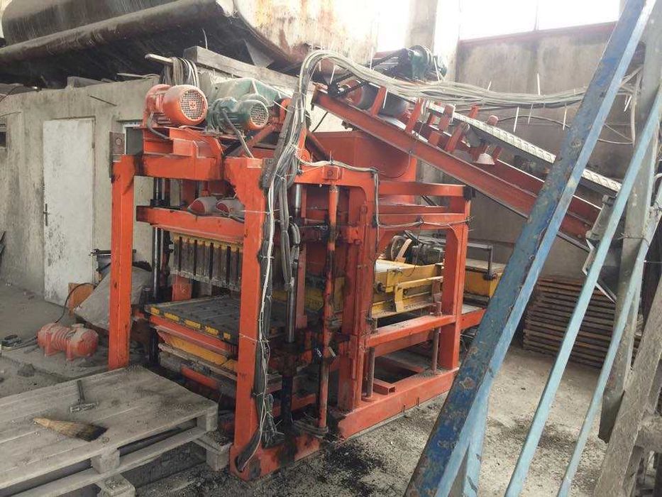 Машина за бетонни блокчета