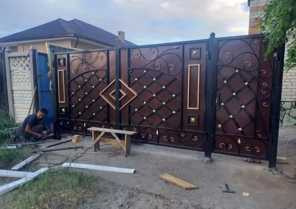 Металлические заборы ворота