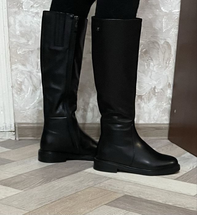 Продам сапоги женские.