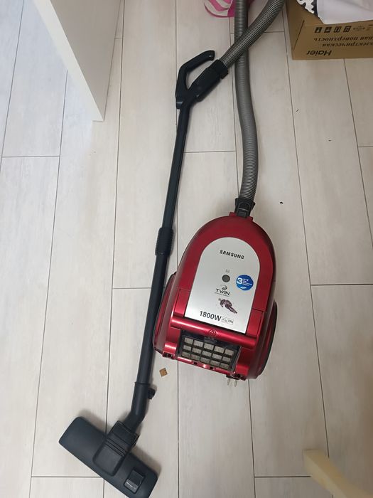 продам пылесос Samsung