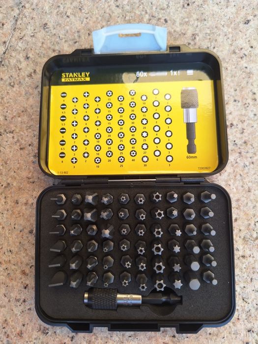 Нов комплект инструменти 119 части STANLEY stmt 72986-1 от Praktiker