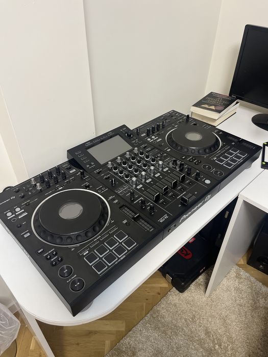 Pionner DJ XDJ-XZ контролер