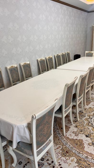 Стол для гостей. И