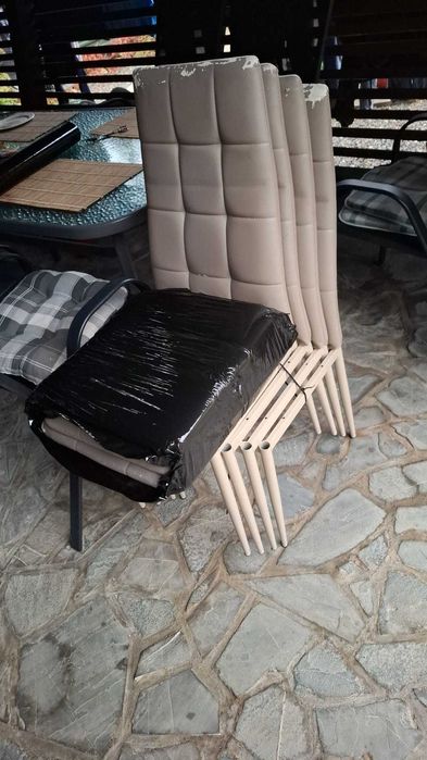Vand set 4 scaune piele ecologica!