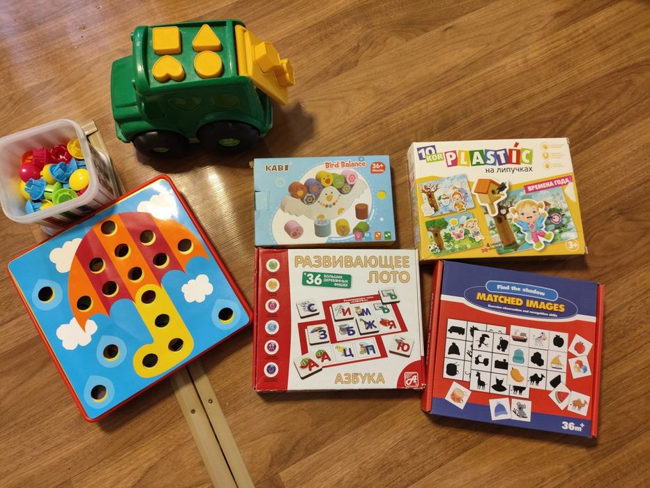 Продам развивающие игрушки