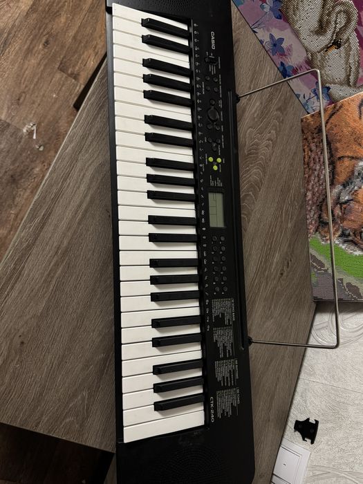 Продается синтезатор