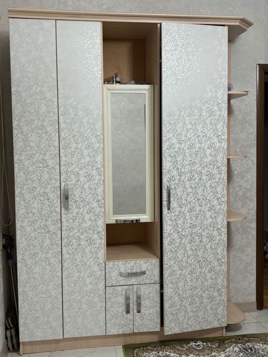 Продается прихожий