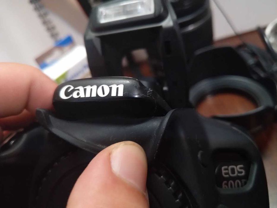 canon eos 600d с canon efs 18-55 обектив комплект