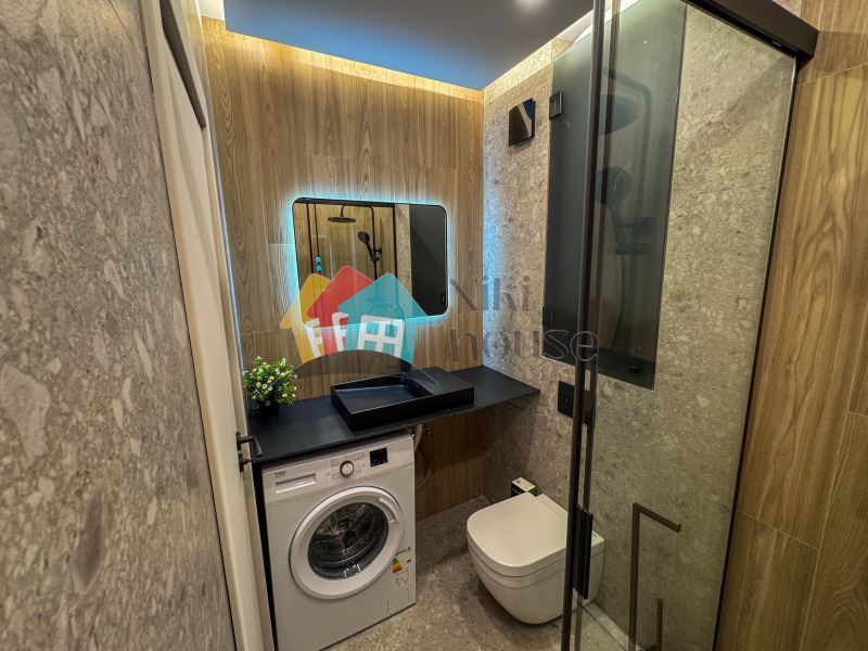 Продава се Двустаен апартамент в Варна, Бриз - 140 кв.м за 1640 €/кв.м - Снимка #7