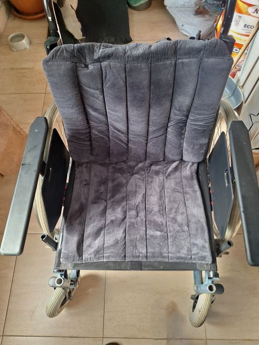 Căruț pentru persoane cu handicap