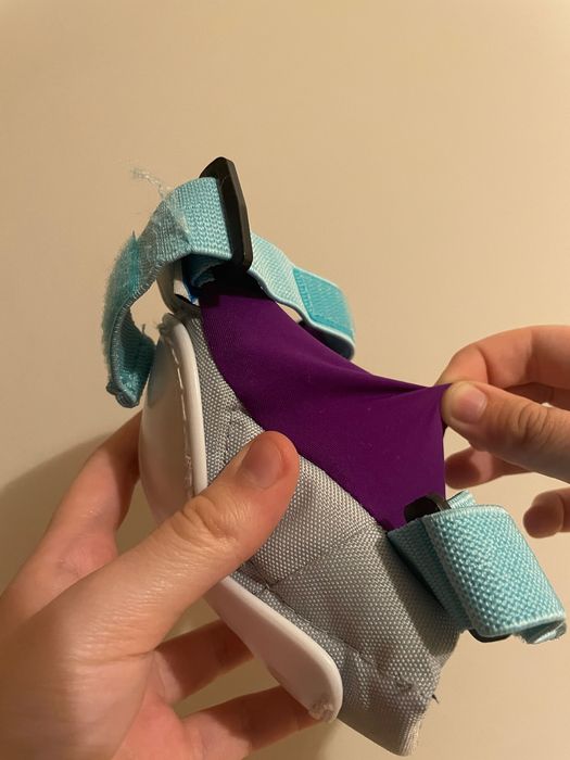 ЧИСТО НОВИ Лакътници