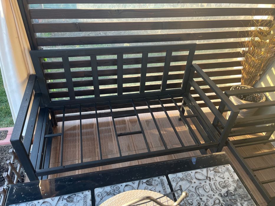 Set mobilier terasa din metal cu perne incluse