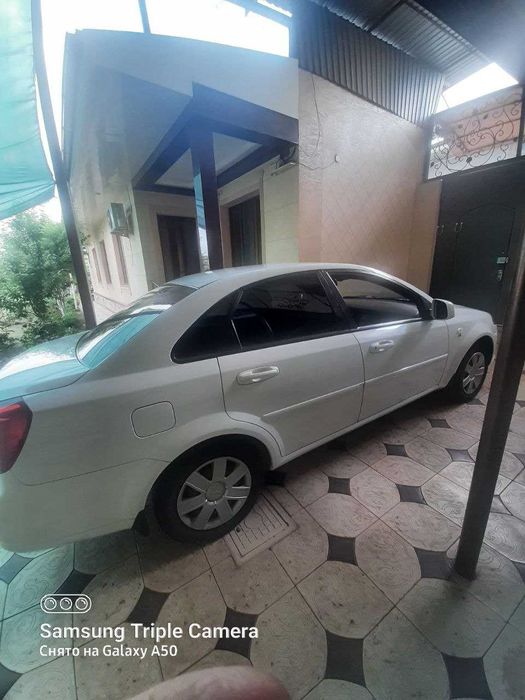 Chevrolet Lacetti сотилади!