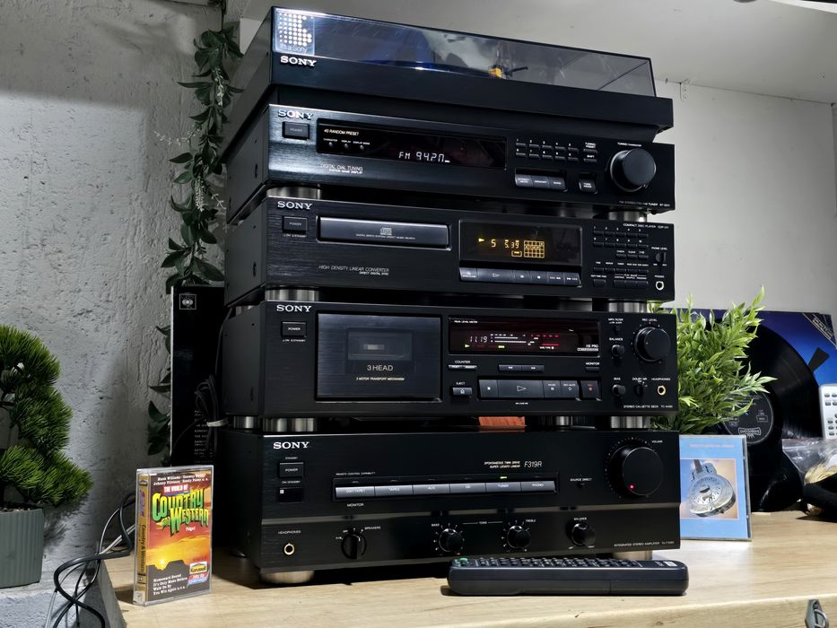 Linie audio SONY, amplificator ,deck 3 head, tuner, cd player ,pick-up