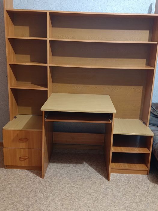 Компьютерный стол с тумбой