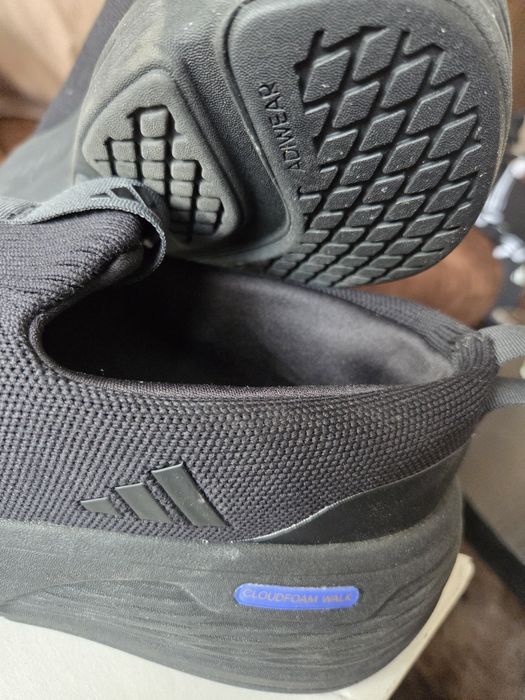 Adidas летен модел 40-41

по скоро 40-41).Пращам с еконт с преглед и тест.