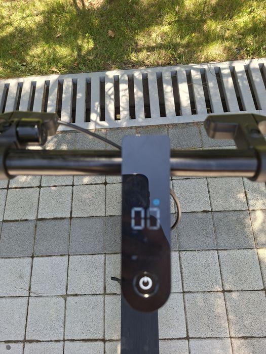 Electroskuter sotilafi