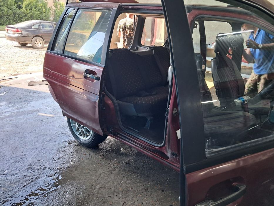 Продам Nissan Prairie 1994